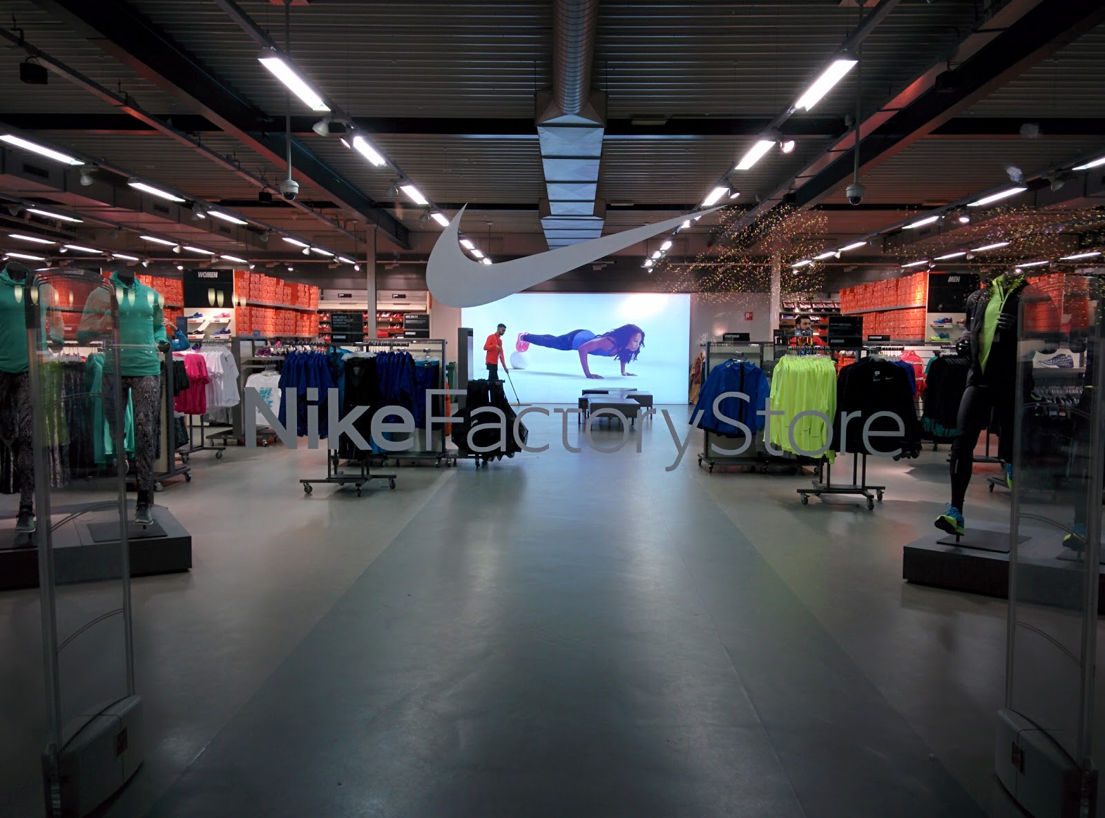 Economie duizelig picknick Nike Factory Store - WelkeCreditcard.nl